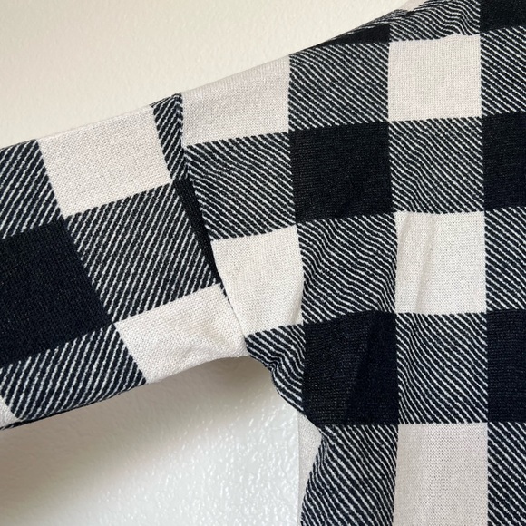 Black & White Buffalo Plaid V-Neck Top, Size Large - Picture 3 of 4